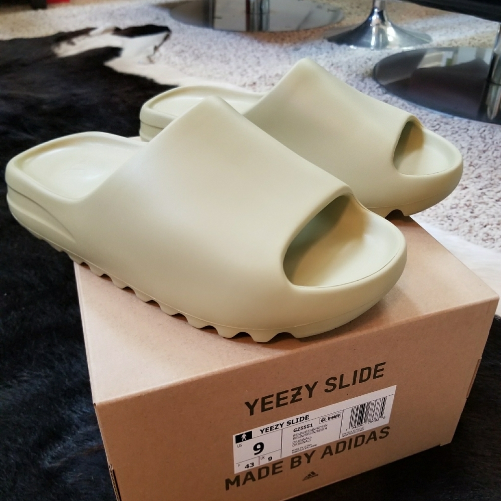 Yeezy Slide Resin Color Size 9